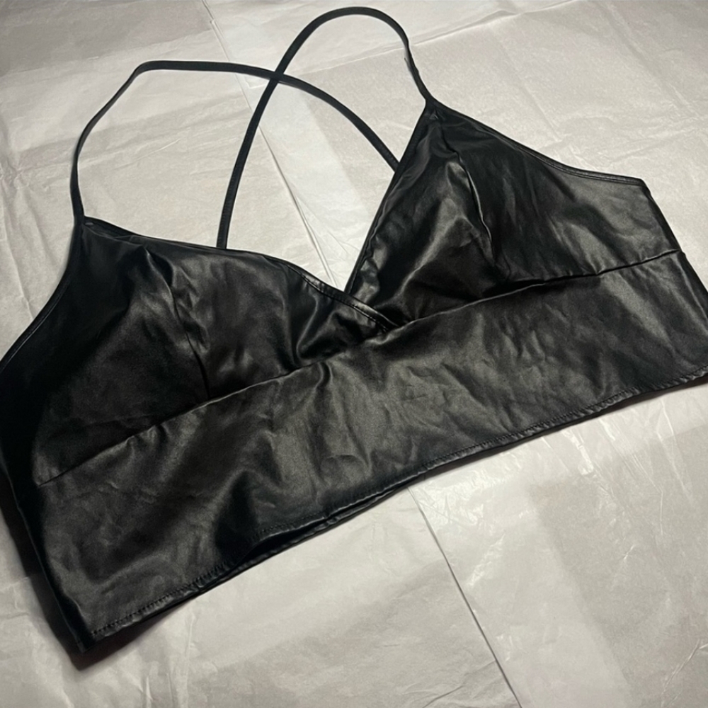 SHEIN Curve Black Leather Cropped Tank Top